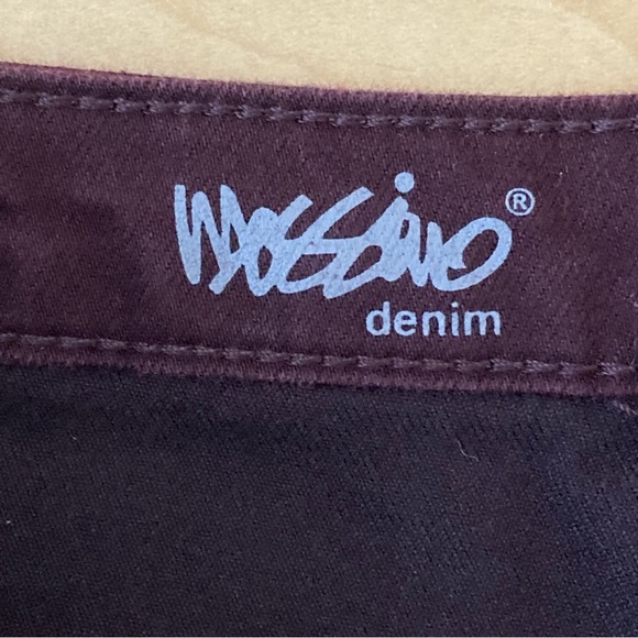 Mossimo Denim Women’s Wine Denim Jeans
Size 14/32R Skinny Super Stretch - Picture 9 of 10